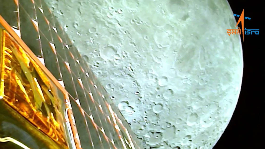चंद्रयान-3 ने चंद्रमा की पहली तस्वीर भेजी