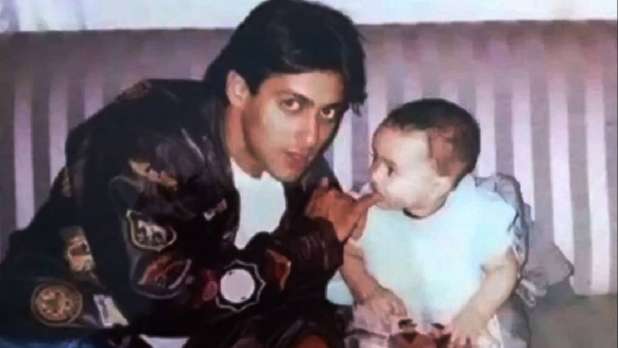 Salman Khan ने क्यूट सी बच्ची के साथ शेयर की Photo